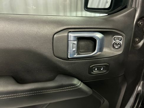 Used 2022 Jeep Wrangler Unlimited Sahara w/ Cold Weather Group image 14