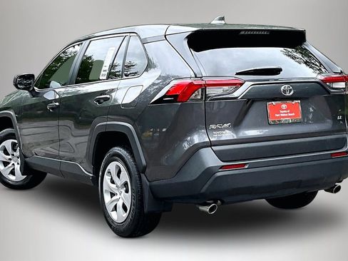Used 2024 Toyota RAV4 LE FWD image 4