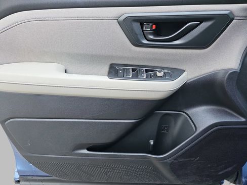 Certified 2026 Subaru Forester Premium image 31