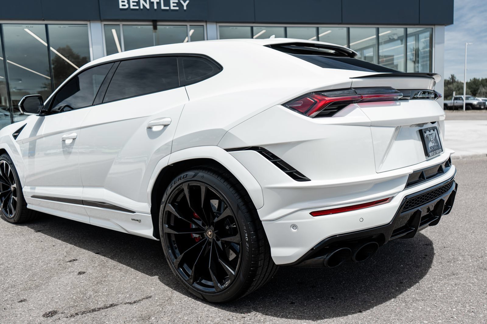 Used 2024 Lamborghini Urus S AWD/4WD image 9