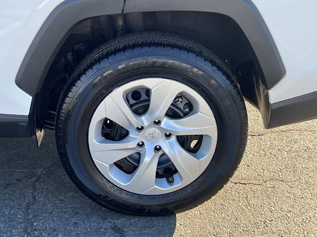 Used 2024 Toyota RAV4 LE FWD image 13