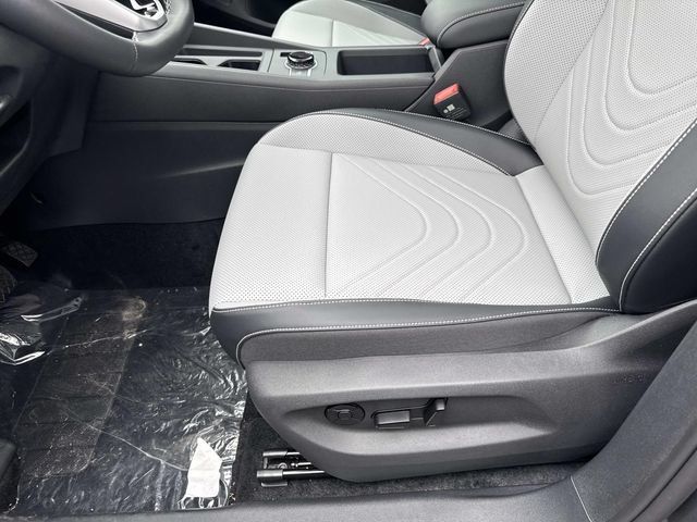 New 2026 Volkswagen Tiguan SE FWD image 18