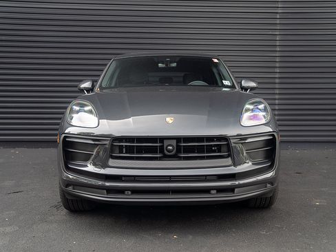 Used 2026 Porsche Macan AWD/4WD image 25