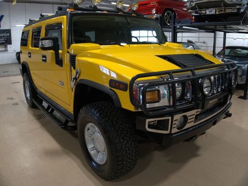 Used 2003 HUMMER H2 w/ Preferred Equipment Group image 9