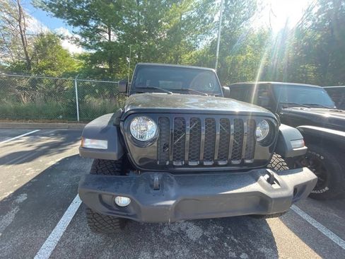 Used 2020 Jeep Gladiator Sport w/ Quick Order Package 24S AWD/4WD image 4