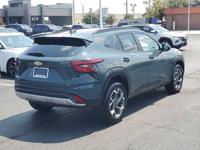 Used 2025 Chevrolet Trax LT FWD image 6