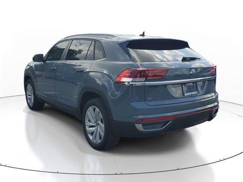 Used 2020 Volkswagen Atlas Cross Sport SE FWD image 4