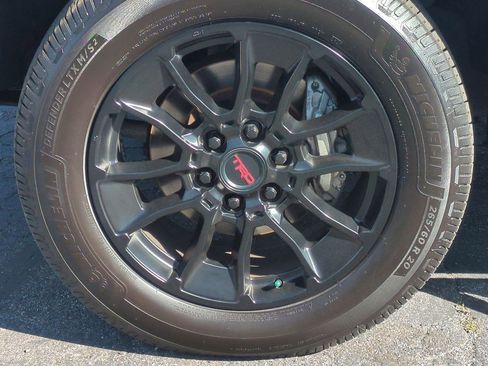 Used 2022 Toyota Tundra Limited w/ TRD Off-Road Package image 27