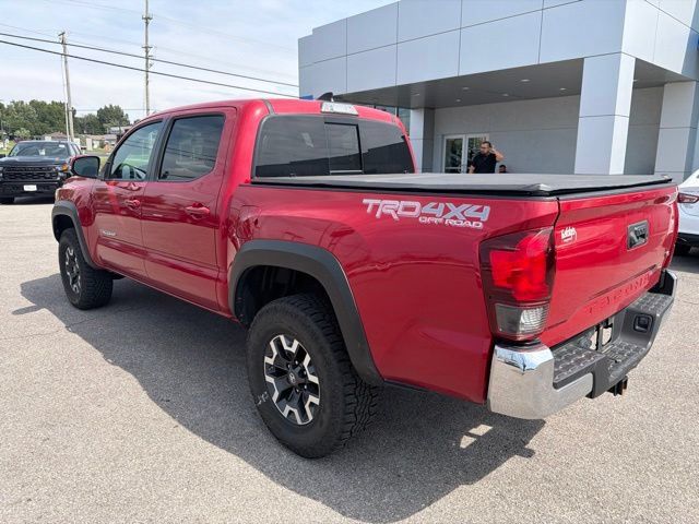 Used 2018 Toyota Tacoma TRD Off-Road AWD/4WD image 22