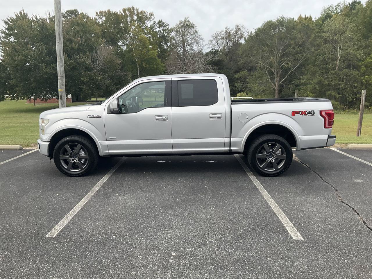 Used 2015 Ford F150 Lariat w/ Equipment Group 502A Luxury AWD/4WD image 13