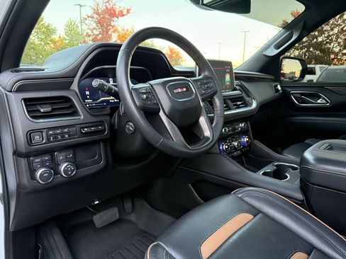 Used 2024 GMC Yukon AT4 w/ AT4 Premium Package image 9
