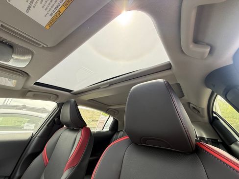 New 2026 Toyota Prius Plug-In Hybrid FWD image 9