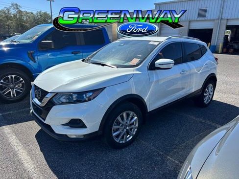 Used 2021 Nissan Rogue Sport SV FWD image 1