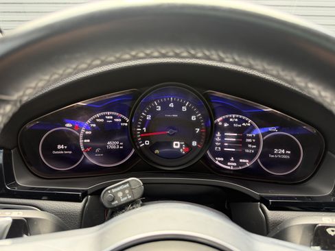 Certified 2023 Porsche Cayenne Platinum Edition AWD/4WD image 31