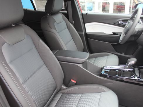 New 2026 Chevrolet Trax LT image 15