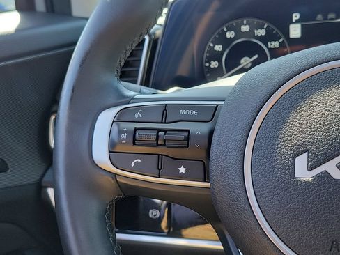 Used 2025 Kia Sportage SX AWD/4WD image 12