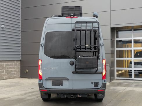 Used 2022 Mercedes-Benz Sprinter 2500 image 7