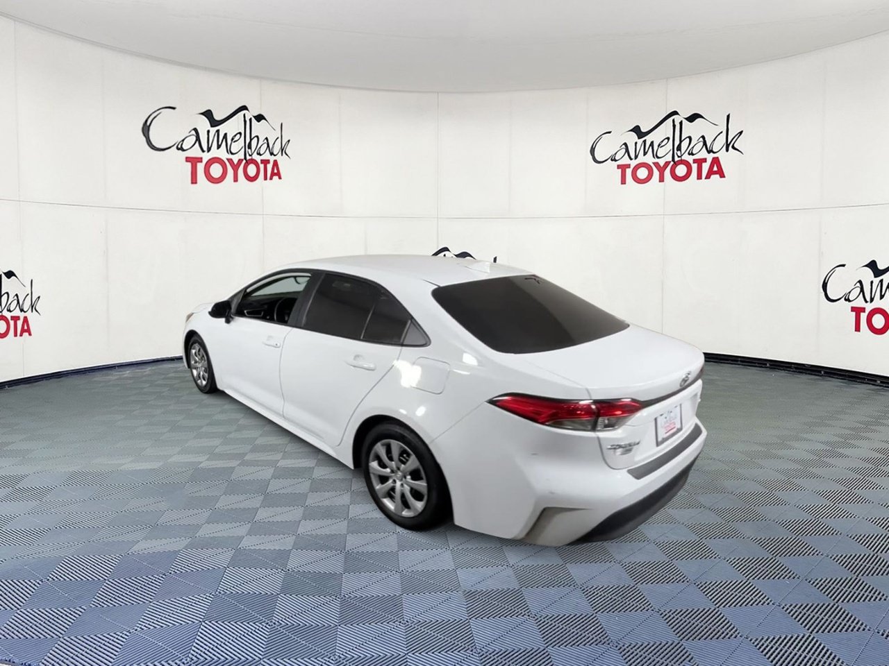 Used 2026 Toyota Corolla LE w/ Carpet Mat Package (TMS) FWD image 8