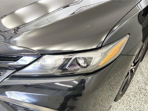Used 2021 Toyota Camry SE FWD image 31