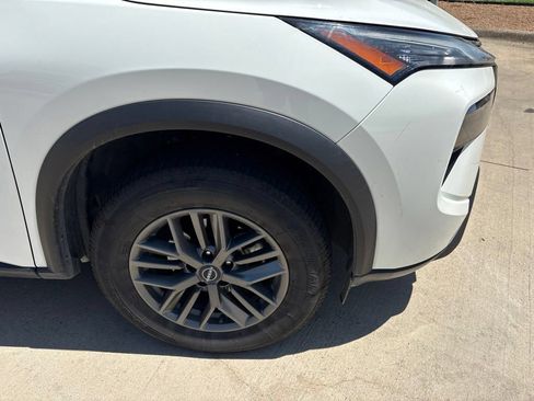 Used 2024 Nissan Rogue S FWD image 8