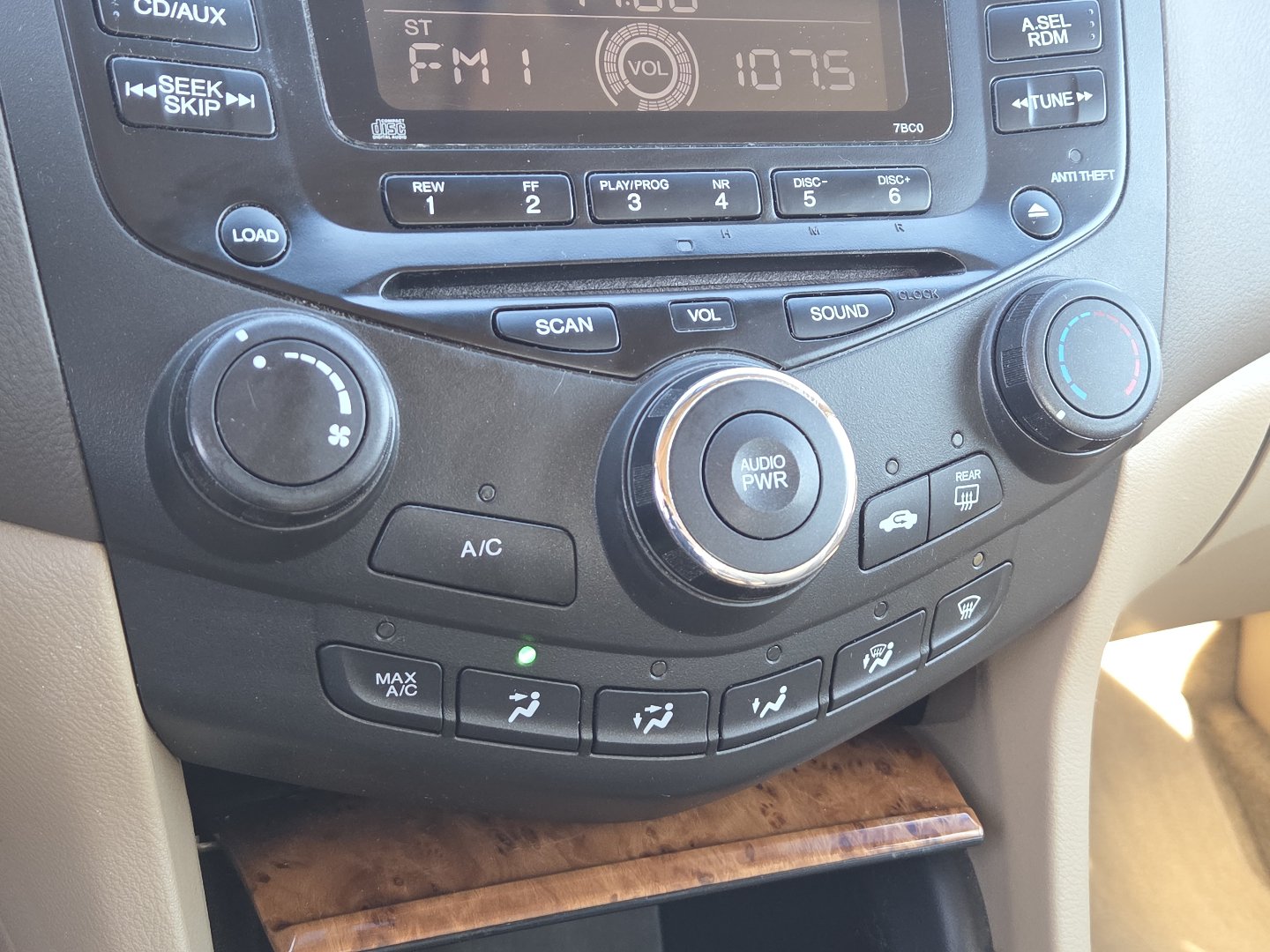 Used 2005 Honda Accord EX image 27