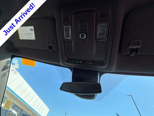 Used 2025 Chevrolet Suburban LT RWD image 33
