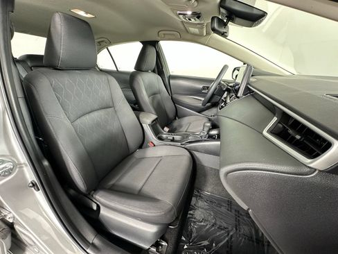 Used 2024 Toyota Corolla LE FWD image 5