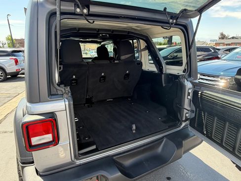 Used 2019 Jeep Wrangler Unlimited Sport S AWD/4WD image 23
