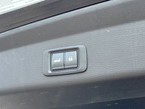 Used 2022 Mitsubishi Outlander SE image 11