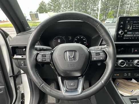 Used 2024 Honda CR-V Sport Touring image 6