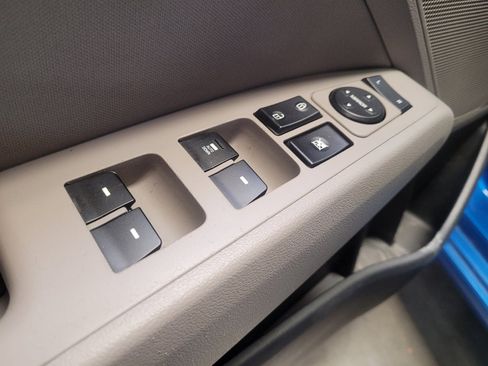 Used 2017 Hyundai Elantra SE image 27