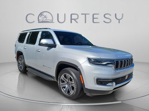 Used 2022 Jeep Wagoneer Series I w/ Convenience Group I AWD/4WD image 4