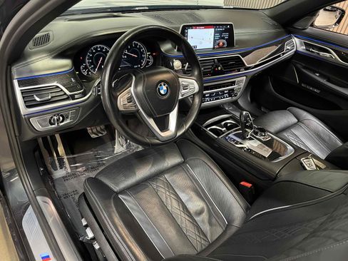Used 2018 BMW 750i RWD image 5