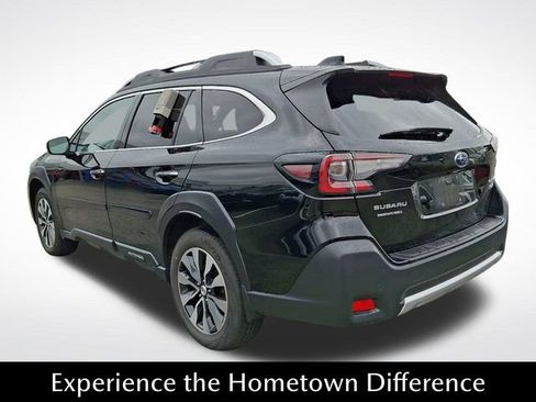 Used 2025 Subaru Outback Touring AWD/4WD image 4