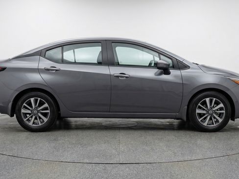 Used 2025 Nissan Versa SV image 11
