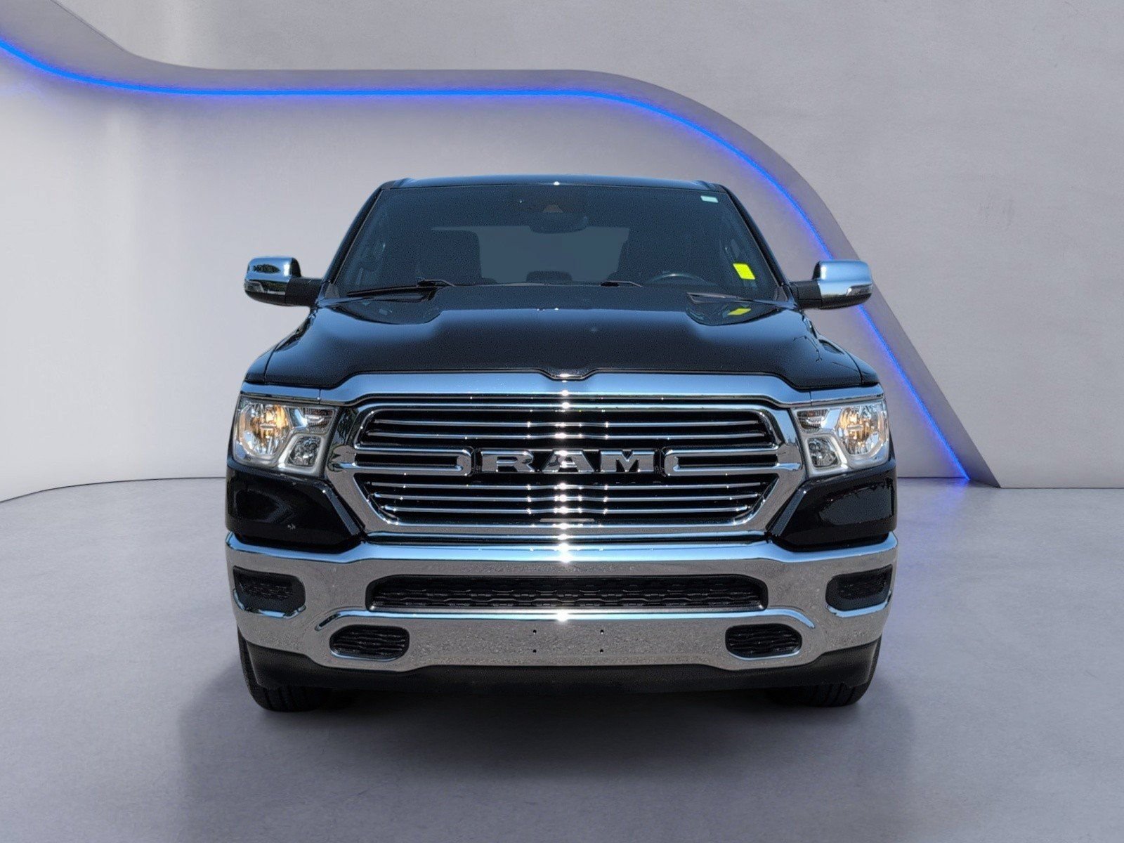 Used 2024 RAM 1500 Laramie AWD/4WD image 13