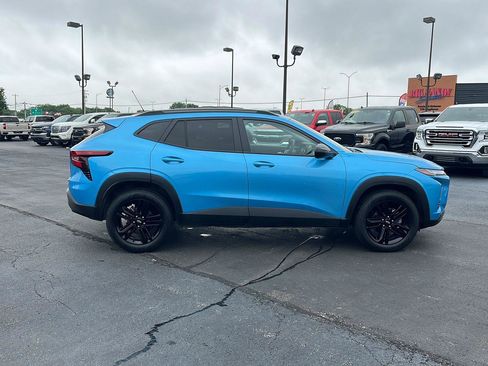 Used 2025 Chevrolet Trax ACTIV w/ Sunroof Package FWD image 7