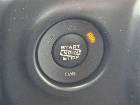 Used 2022 Jeep Gladiator Rubicon w/ Cold Weather Group image 31