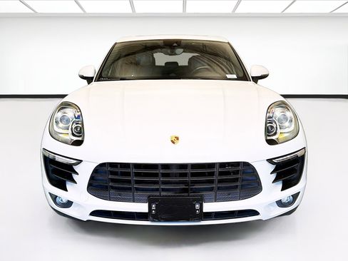 Used 2018 Porsche Macan AWD/4WD image 2