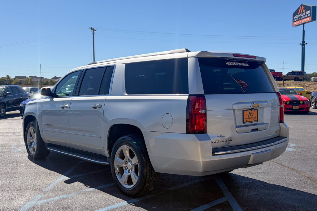 Used 2020 Chevrolet Suburban Premier AWD/4WD image 31