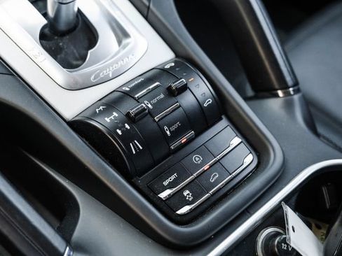 Used 2012 Porsche Cayenne Turbo AWD/4WD image 20