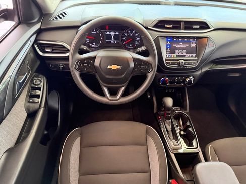 Used 2023 Chevrolet TrailBlazer LT FWD image 13