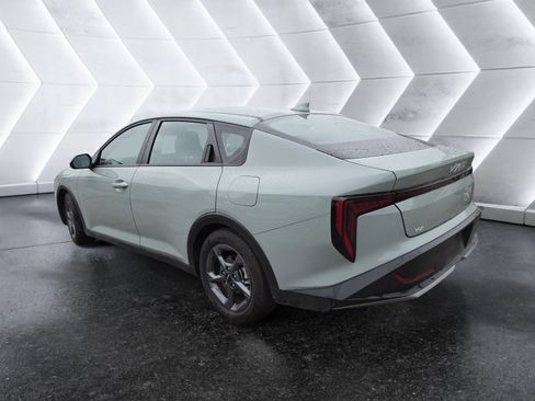Used 2025 Kia K4 FWD image 4