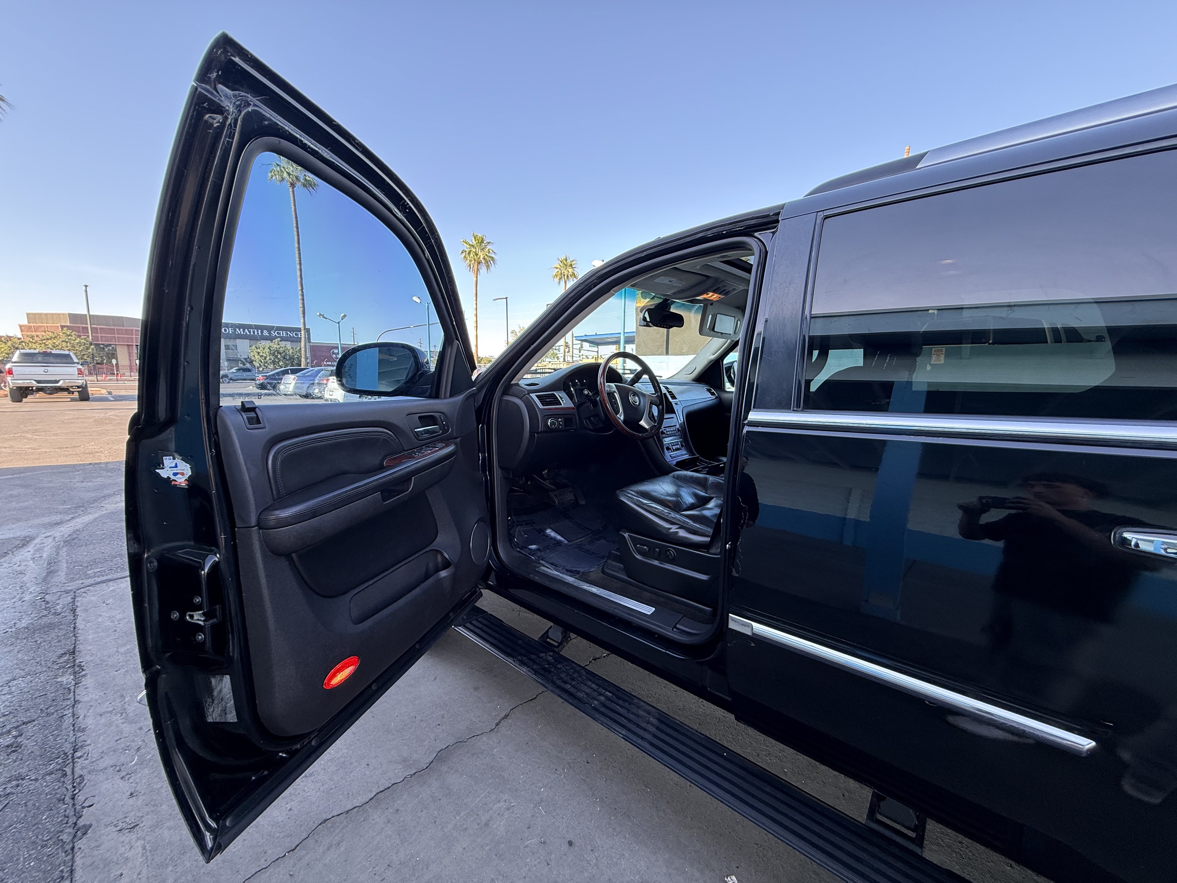 Used 2008 Cadillac Escalade AWD image 10