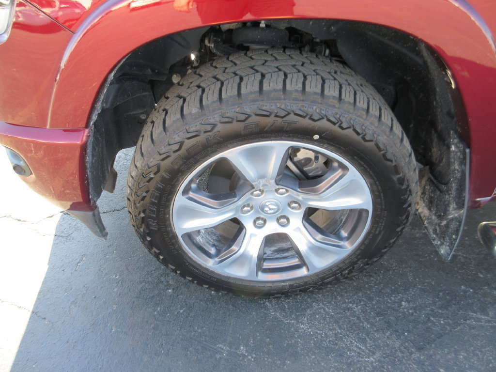 Used 2022 RAM 1500 Laramie AWD/4WD image 15
