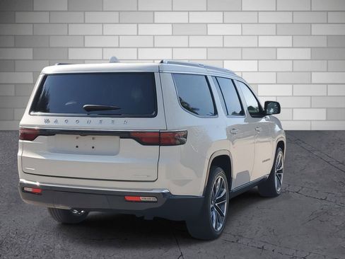 Used 2022 Jeep Wagoneer Series III w/ Premium Group I image 5