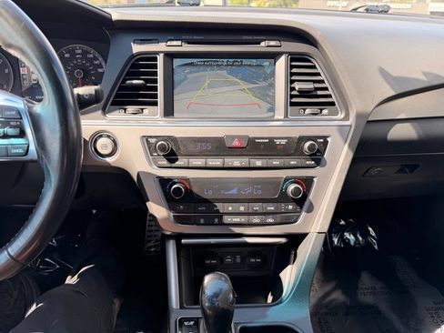 Used 2017 Hyundai Sonata Limited 2.0T FWD image 4
