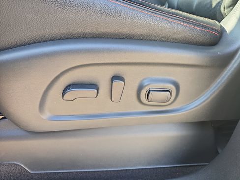 Used 2023 Nissan Titan PRO-4X w/ Pro-4x Convenience Package image 31