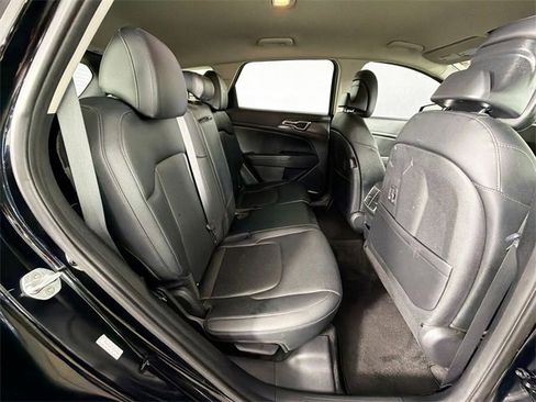 Used 2023 Kia Sportage EX image 27