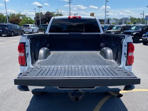 Used 2018 GMC Sierra 2500 4x4 Double Cab w/ Sierra Convenience Package image 9